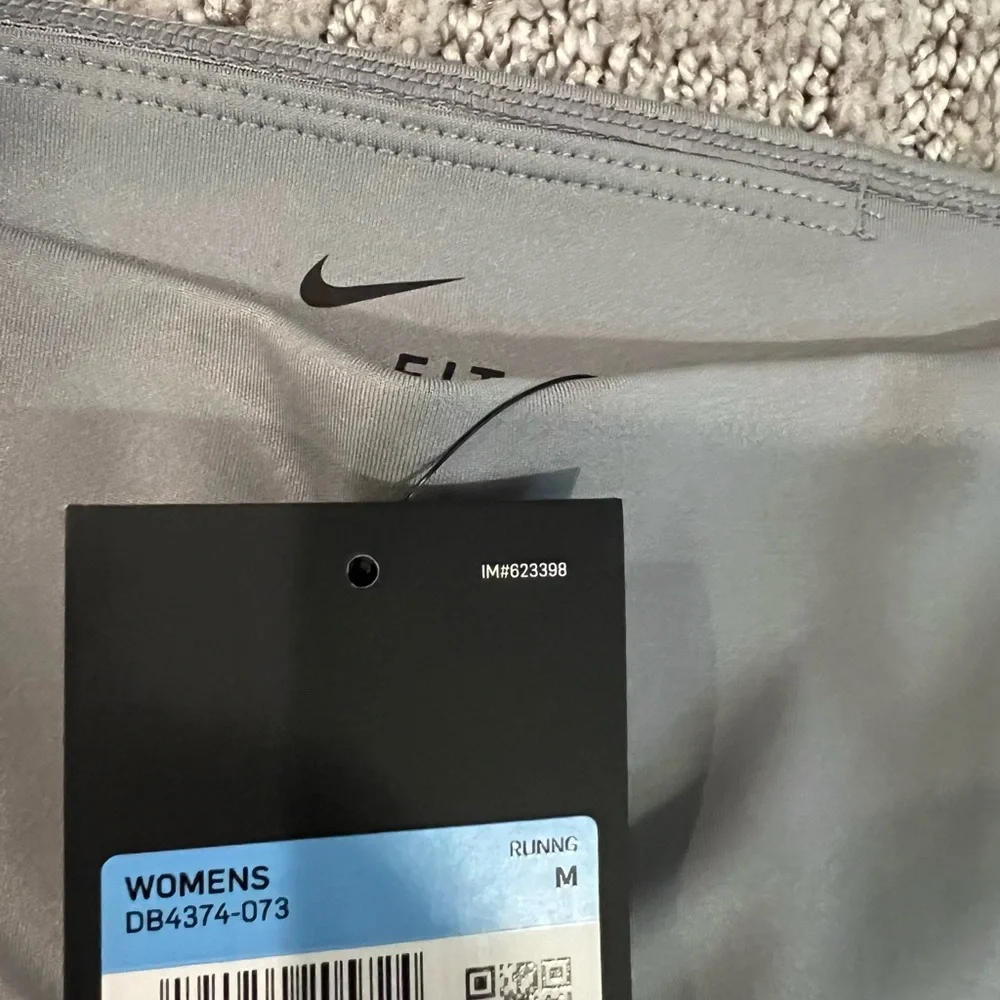 Nike Women's 7/8 Swoosh Running Leggings - DB4374-073 - Medium